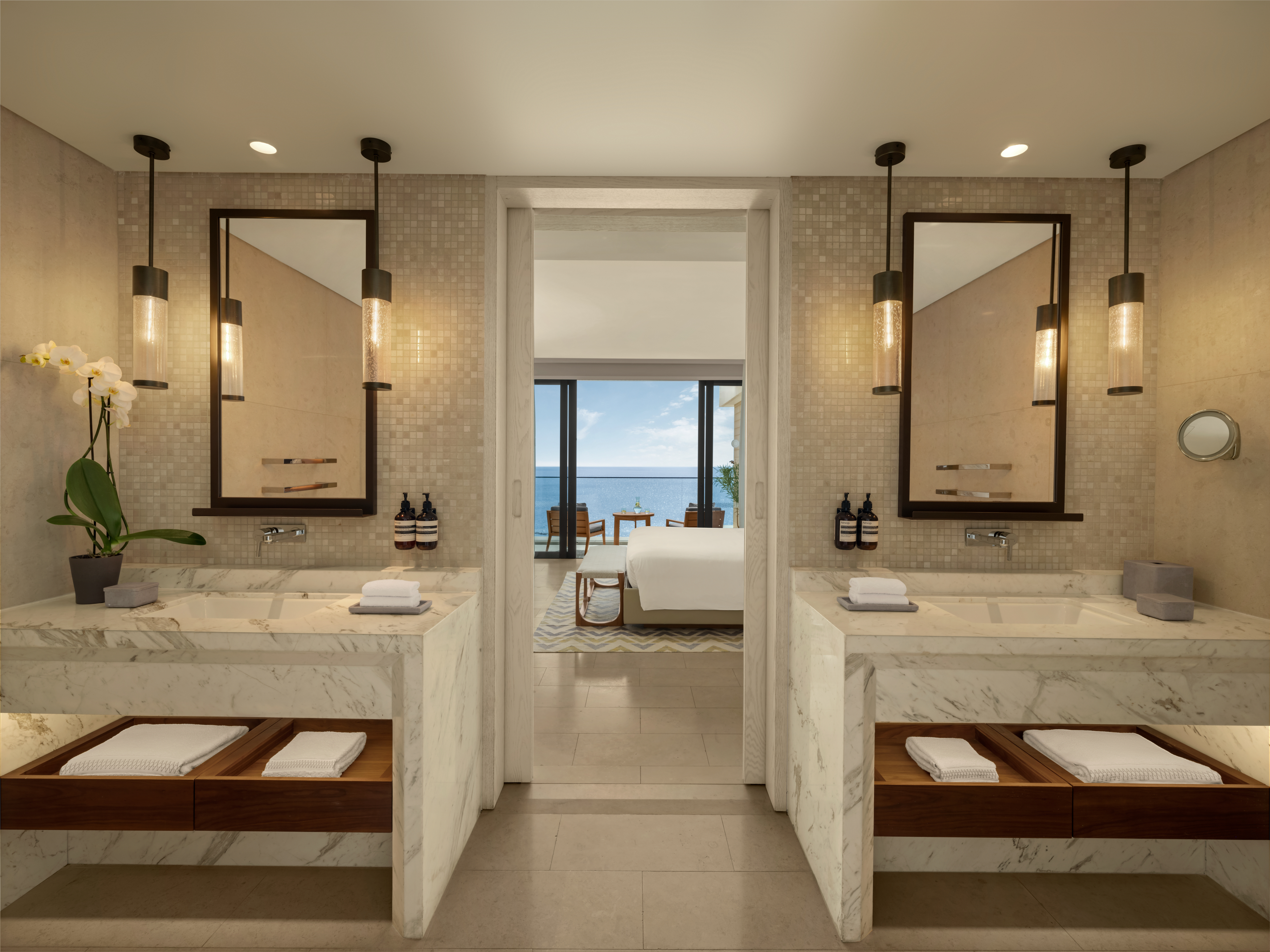 penthouse duplex suite bathroom