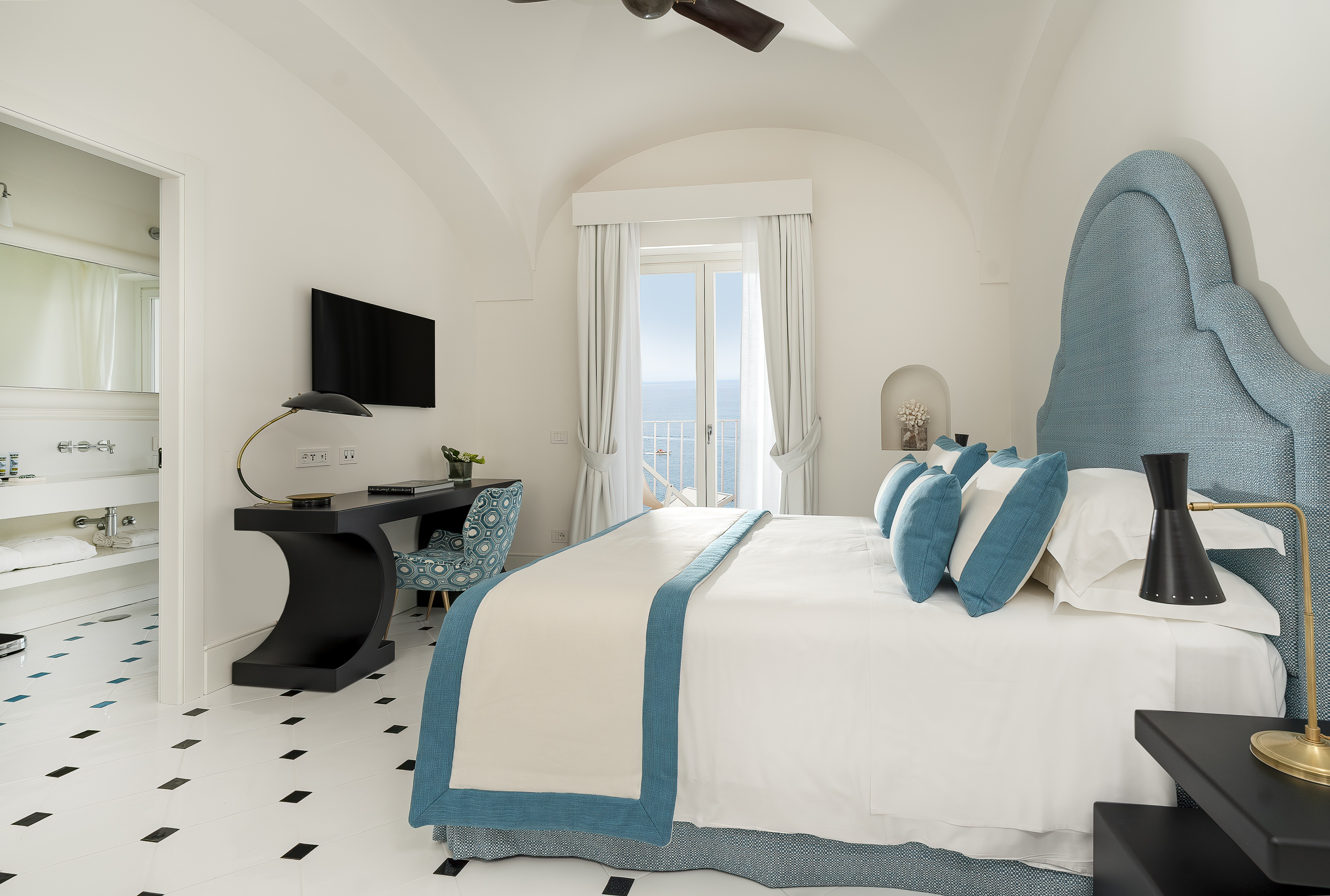 deluxe room 2