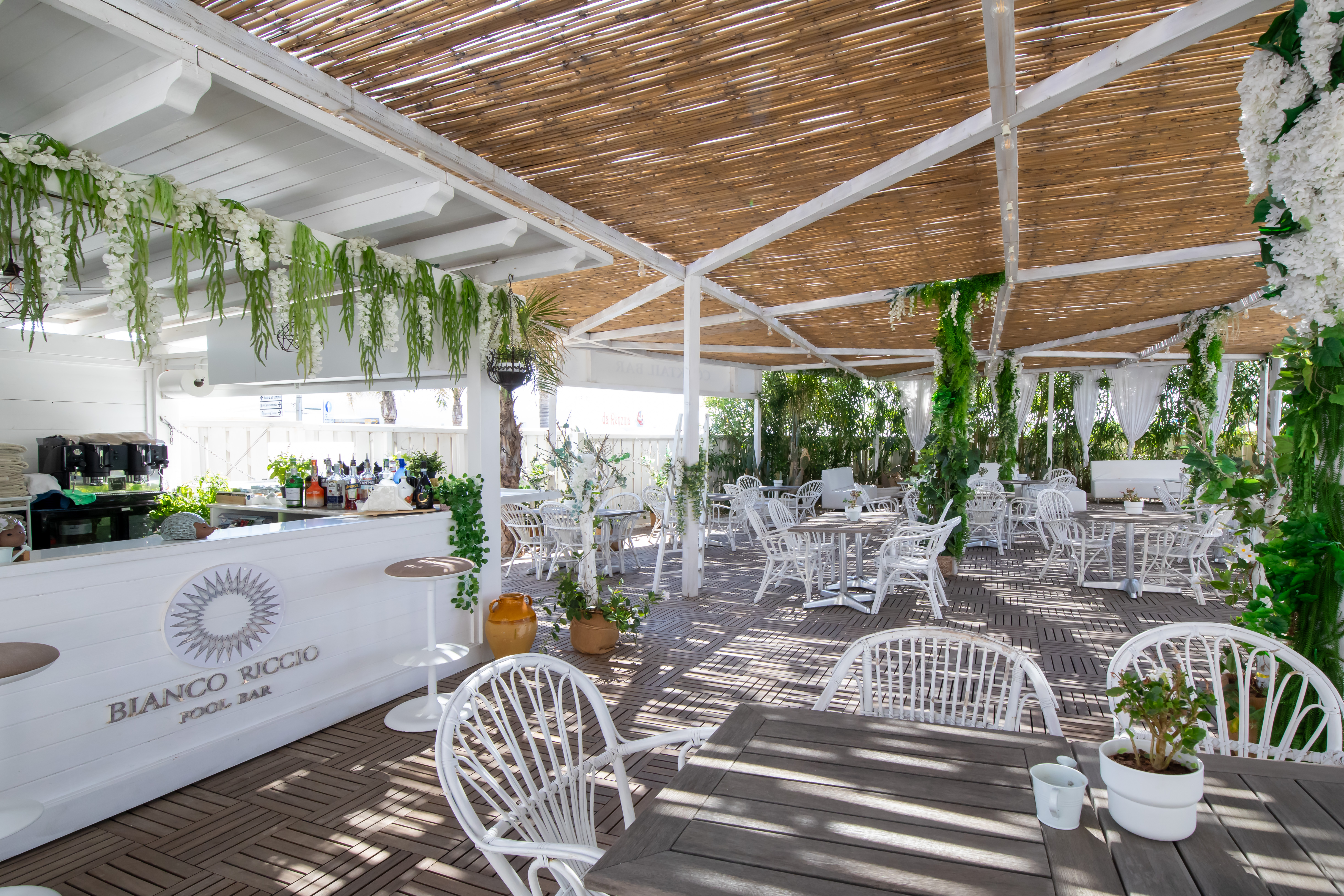 pool bar 3