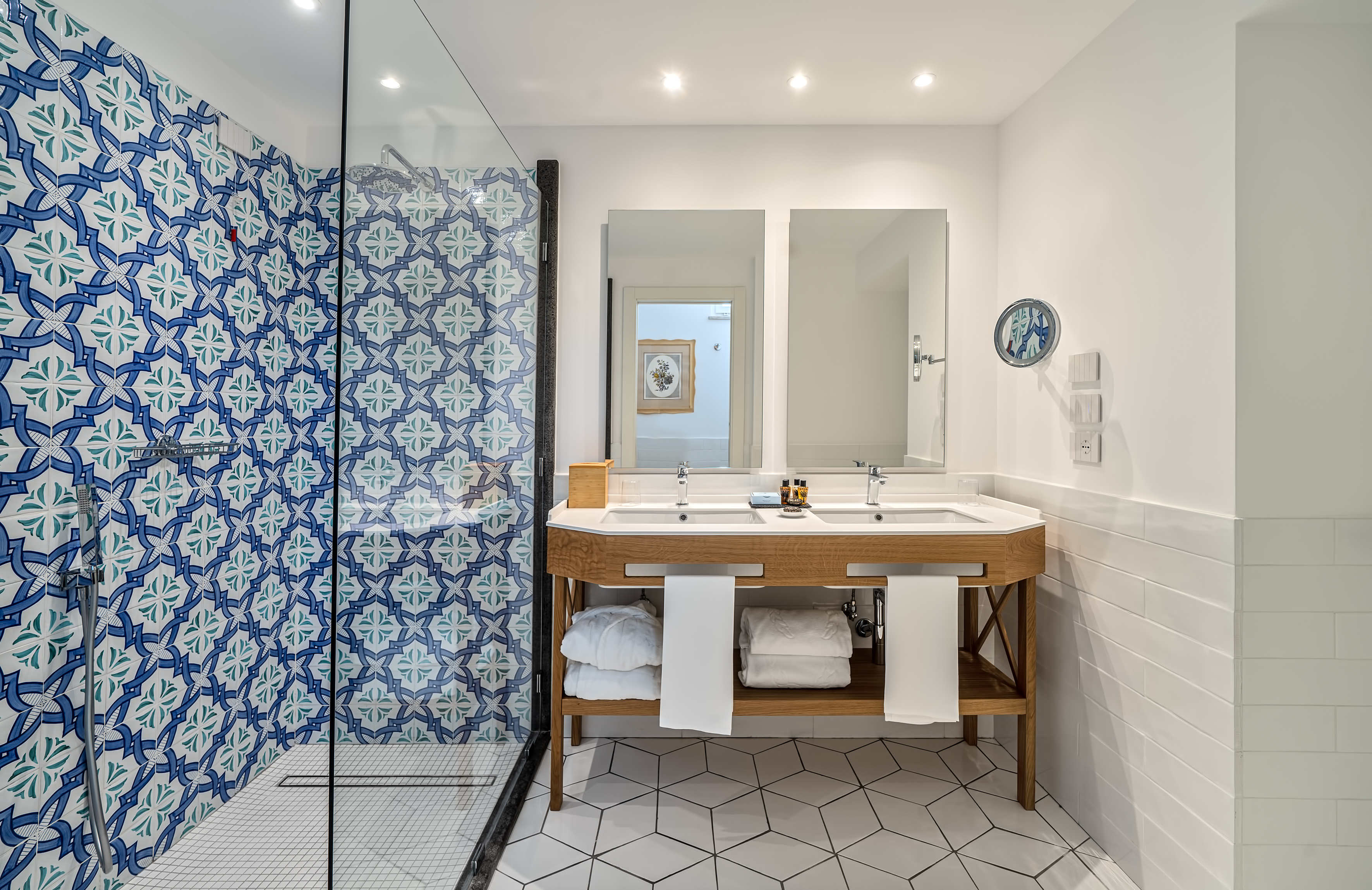 premium bathroom 2
