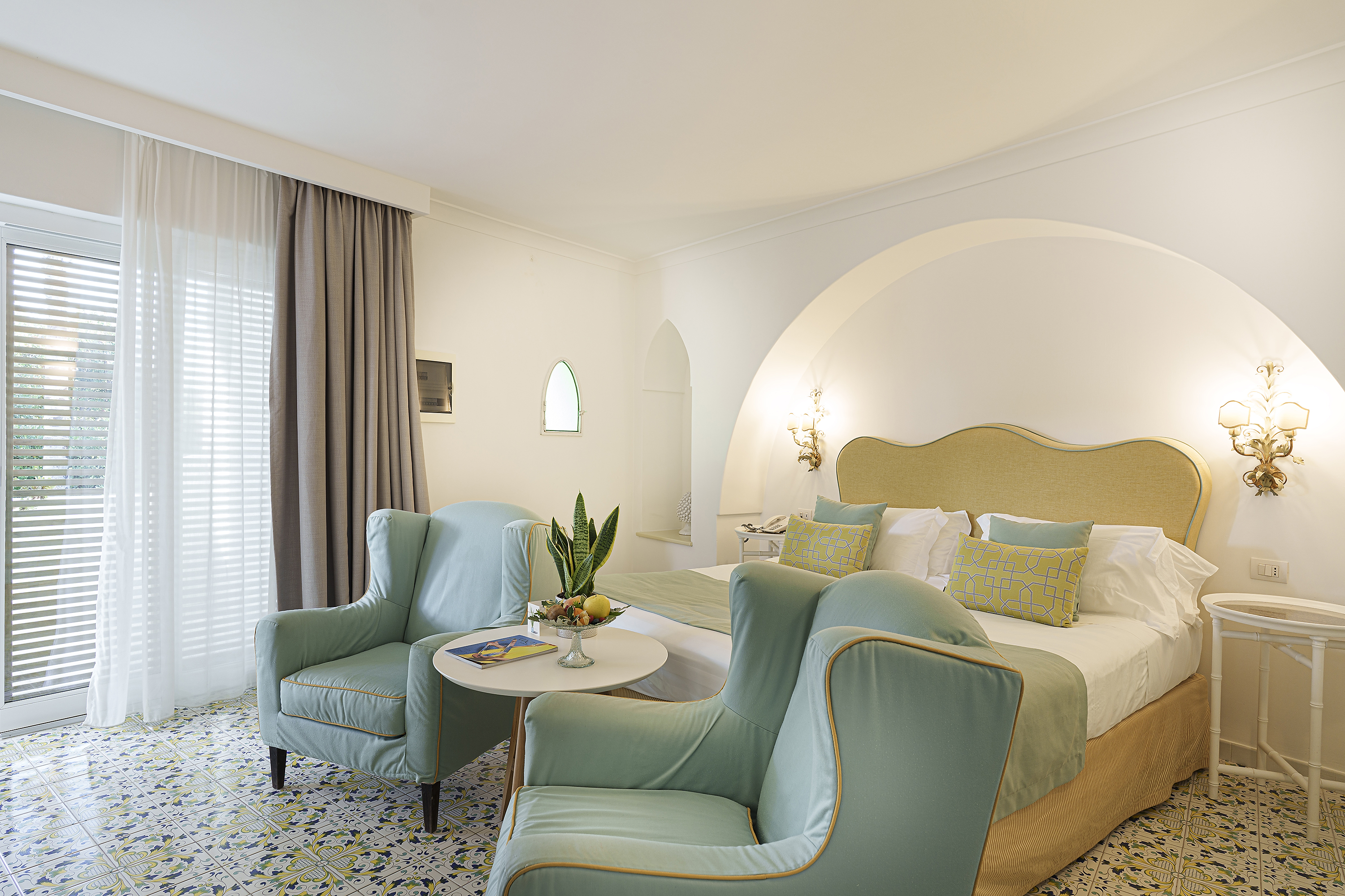 signature room with mini pool 2