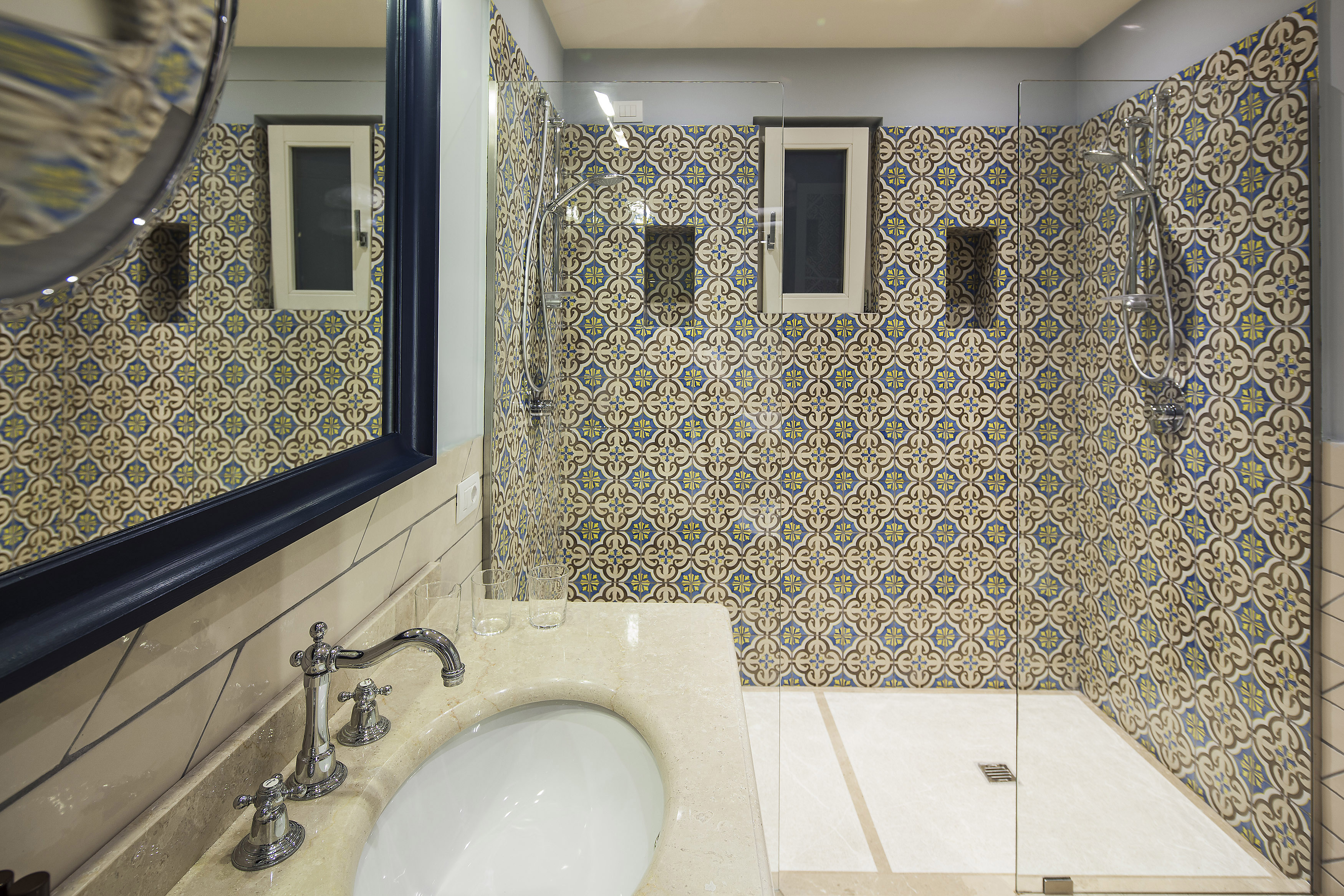 suite lavanda bathroom