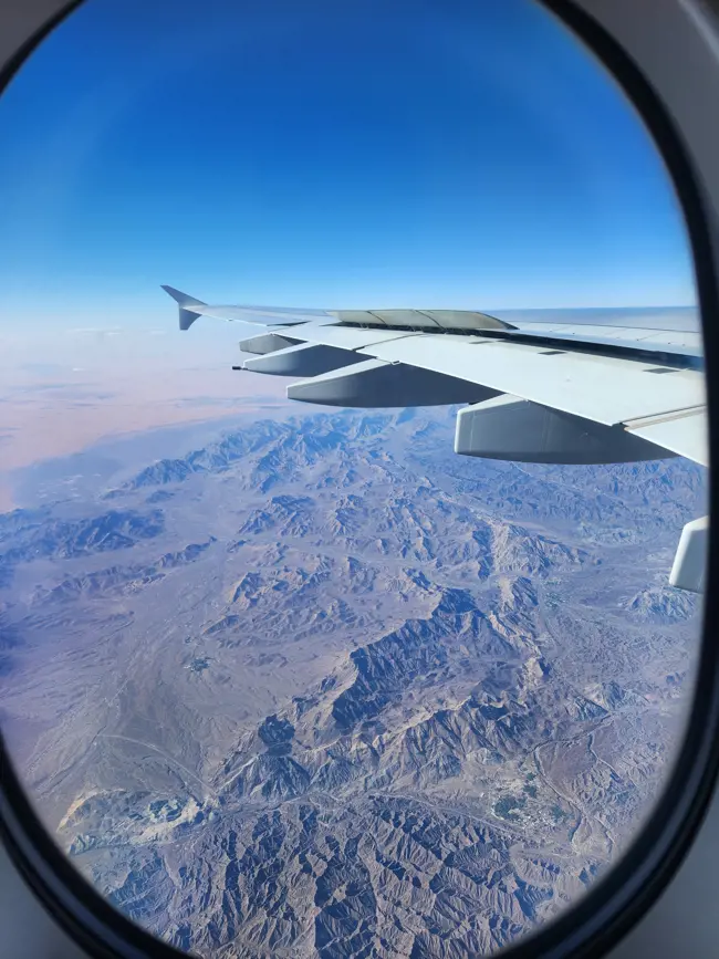 bergen vanuit het vliegtuig