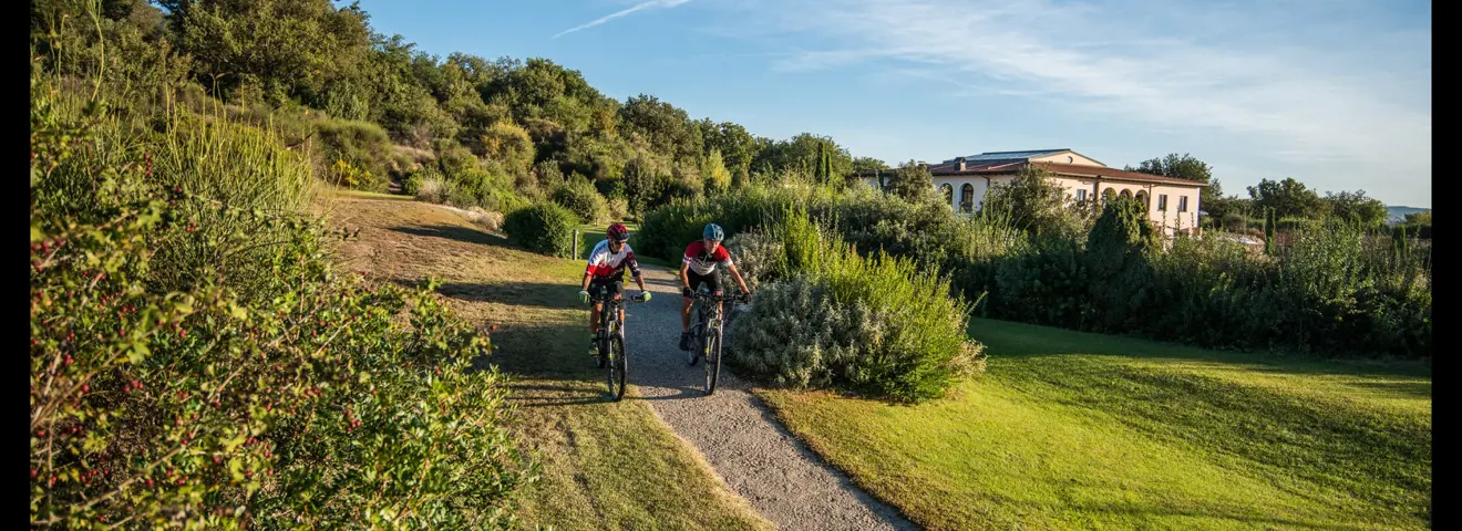 cover de natuur ontdekken per fiets dat is la bella vita