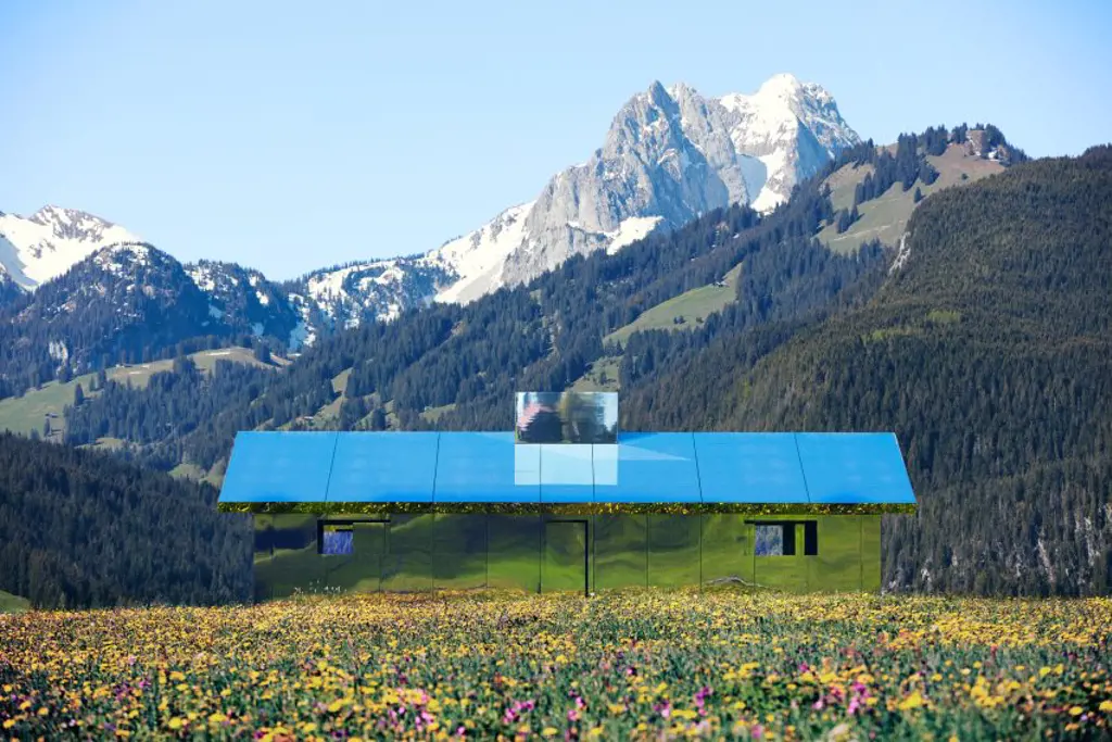gstaad zwitserland spiegelhuis