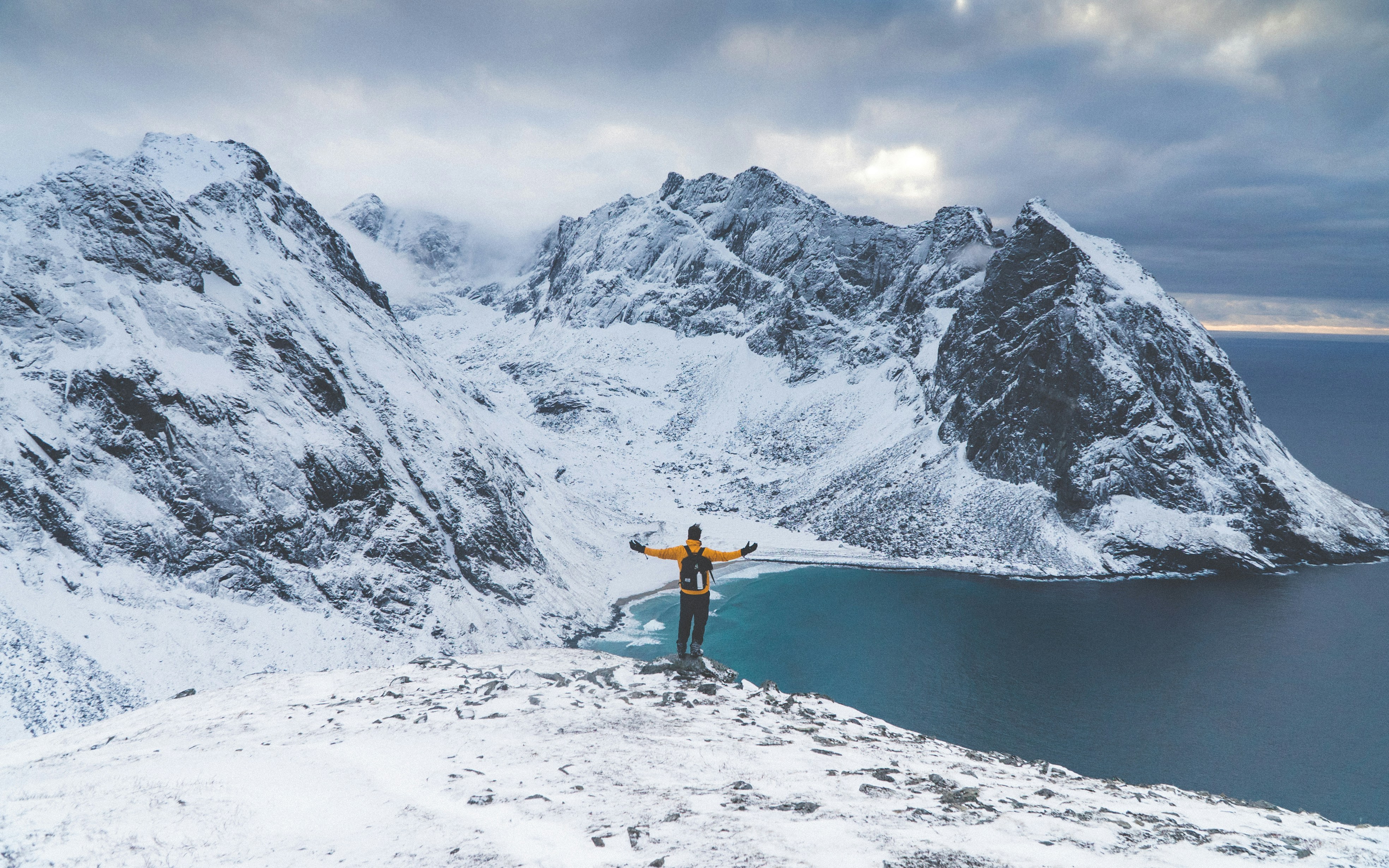 jake hinds q2f3vuuuhze unsplash