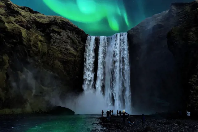 noorderlicht ijsland waterval